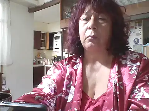 Snapshot of natalialuxee chatting on February 12, 1:28 pm natalialuxee online show from February 12, 1:28 pm