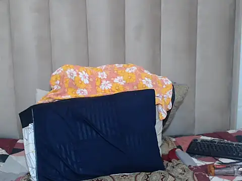 Scatter Babie online show from April 15, 8:20 pm