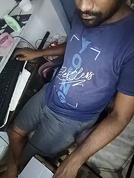 Tinku 1324 online show from April 18, 11:25 am