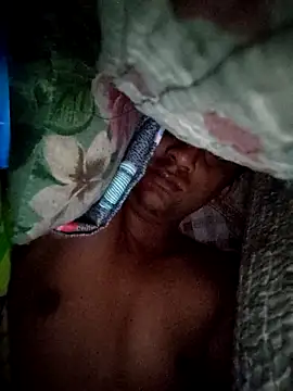 Snapshot of lermaalburu chatting on March 13, 12:17 am lermaalburu online show from March 13, 12:17 am