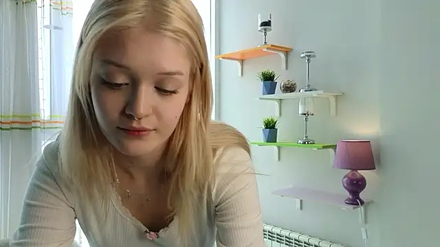 TaraBomstad online show from February 28, 9:10 am