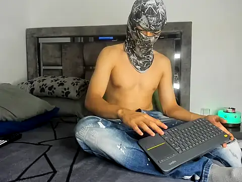 Snapshot of Master_Ruthless77 chatting on February 26, 1:48 am Master Ruthless77 online show from February 26, 1:48 am