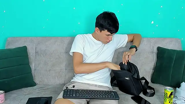 NicolasTorrez online show from March 4, 8:48 pm