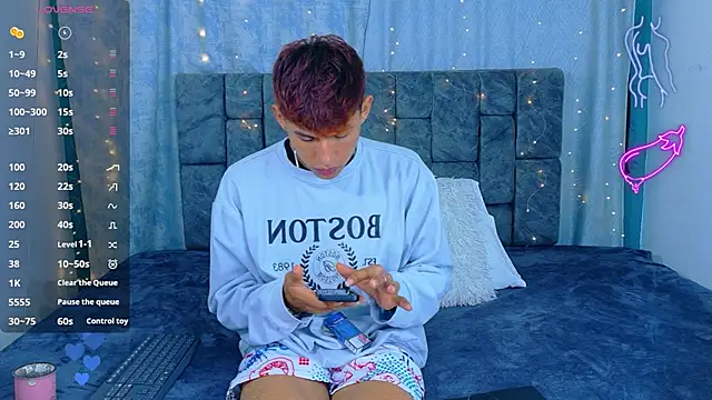 NicolasTorrez online show from April 14, 4:18 am