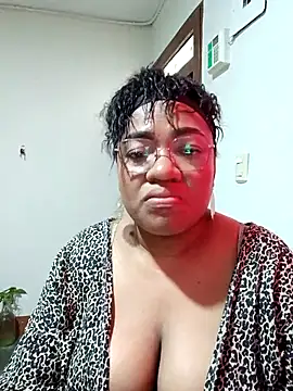 Snapshot of honey-suckle chatting on February 15, 7:54 pm honey-suckle online show from February 15, 7:54 pm