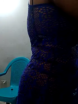 Snapshot of honey-suckle chatting on February 18, 6:48 pm honey-suckle online show from February 18, 6:48 pm