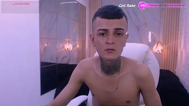 Snapshot of benjamin_anthony chatting on February 14, 3:09 pm benjamin anthony online show from February 14, 3:09 pm