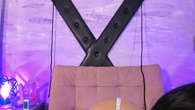 Snapshot of gaiia_uwu chatting on February 21, 3:24 pm gaiia uwu online show from February 21, 3:24 pm