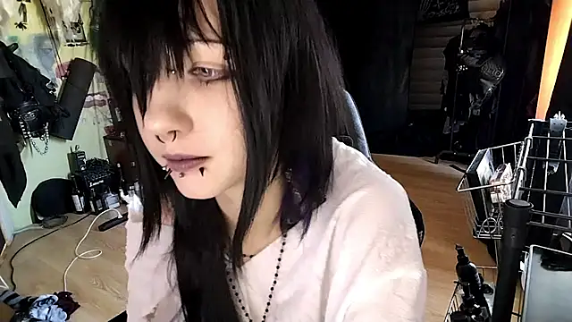 Snapshot of Shempert_ghot chatting on February 15, 11:08 am Shempert ghot online show from February 15, 11:08 am