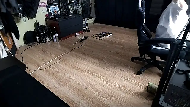 Snapshot of Shempert_ghot chatting on February 19, 11:06 am Shempert ghot online show from February 19, 11:06 am