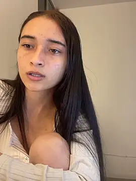 Snapshot of candy_deluxe chatting on February 19, 1:45 am candy deluxe online show from February 19, 1:45 am