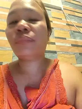 squirtshantal online show from October 18, 5:21 am