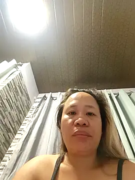 squirtshantal online show from April 6, 7:37 pm