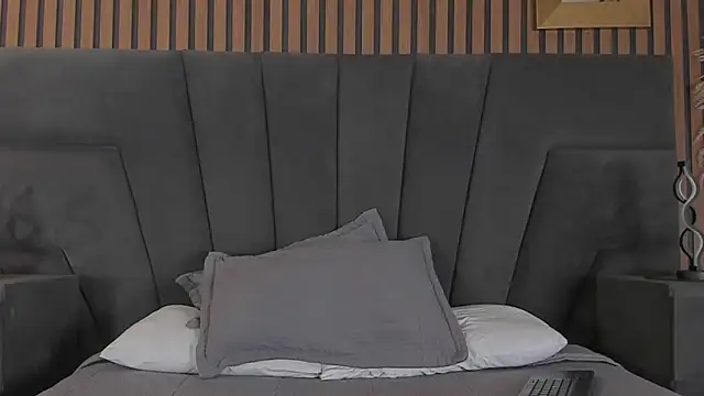 Snapshot of MarcoAndAllice chatting on April 19, 4:01 am MarcoAndAllice online show from April 19, 4:01 am