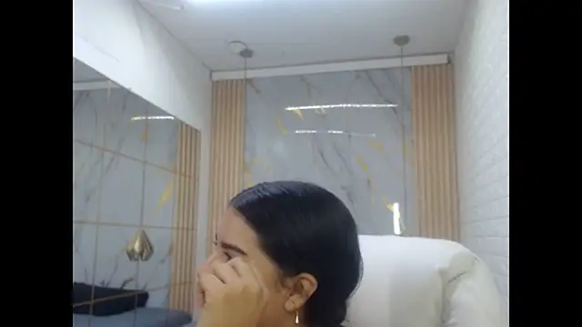 vanessa f online show from April 16, 7:03 pm