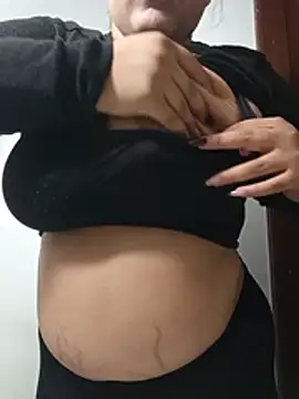 VanessaLanz online show from July 8, 11:37 am