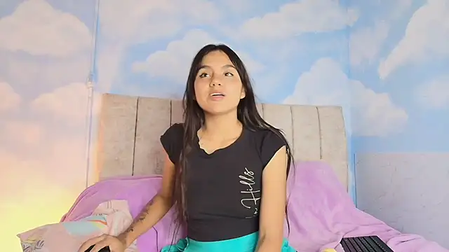 Aliclark online show from April 17, 7:06 pm