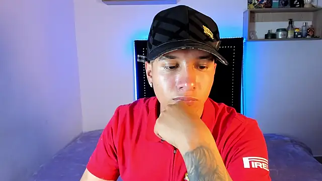 Snapshot of Jhony_rayder chatting on February 12, 1:33 am Jhony rayder online show from February 12, 1:33 am