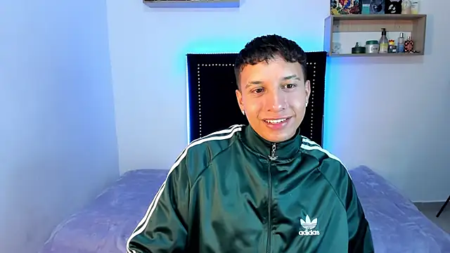 Snapshot of Jhony_rayder chatting on February 14, 1:35 am Jhony rayder online show from February 14, 1:35 am