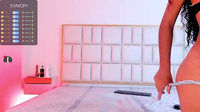 Violetta-foxx online show from February 16, 7:32 pm