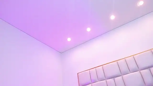 Violetta-foxx online show from April 6, 7:26 pm