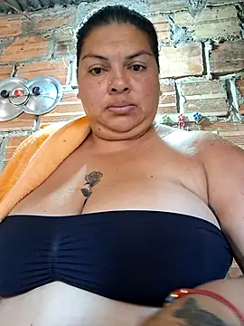 Snapshot of Juli_Powl chatting on February 26, 1:32 pm Juli Powl online show from February 26, 1:32 pm