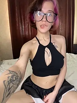 analcutie online show from March 6, 9:06 am