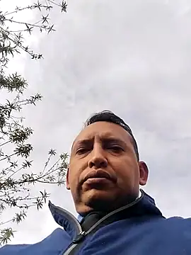 Hachi28 online show from April 2, 12:25 pm