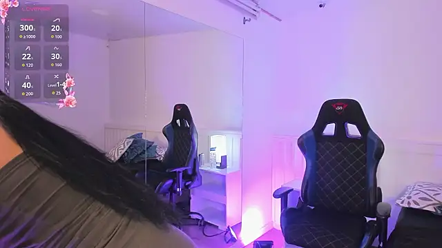 Snapshot of maya1_ chatting on February 18, 12:06 am maya1 online show from February 18, 12:06 am