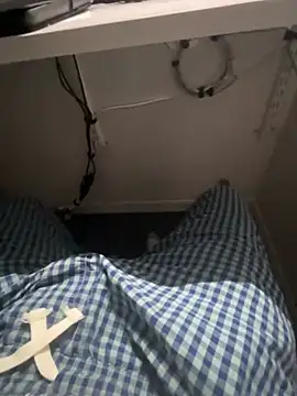 awesomemilkss online show from March 16, 5:55 am