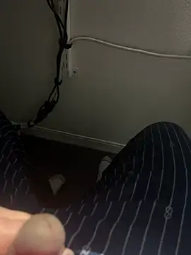 awesomemilkss online show from April 16, 2:34 am