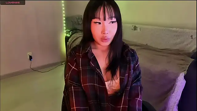 Snapshot of whispersofdarsy chatting on February 20, 8:09 pm whispersofdarsy online show from February 20, 8:09 pm