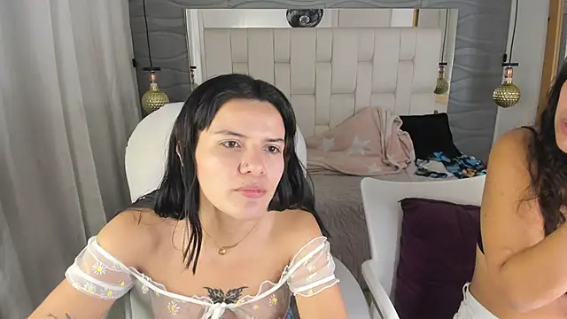 Snapshot of Veyra_sereny chatting on February 26, 10:42 pm Veyra sereny online show from February 26, 10:42 pm