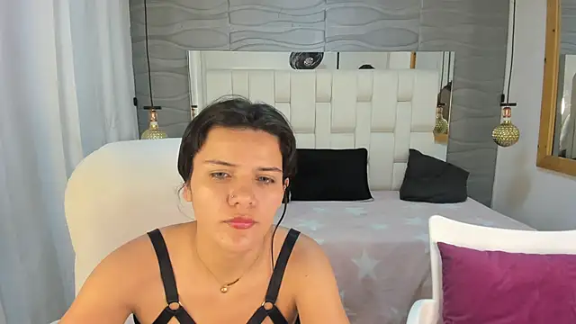 Veyra sereny online show from March 3, 10:59 pm