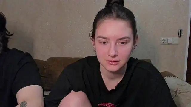 Snapshot of love_lina_muuur chatting on February 18, 7:54 pm love lina muuur online show from February 18, 7:54 pm