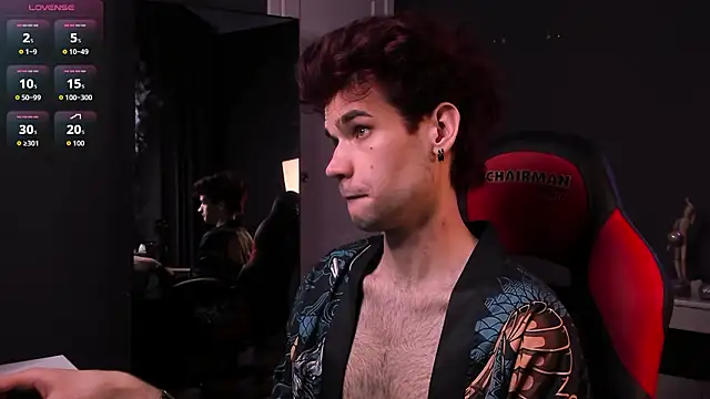 Snapshot of trevor_dreams chatting on February 23, 3:42 pm trevor dreams online show from February 23, 3:42 pm