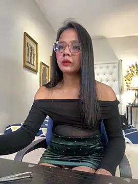 camillejoson online show from April 9, 12:32 am