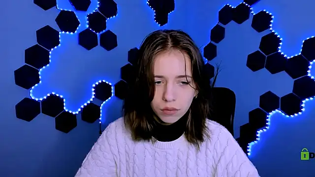 cleo cool online show from February 19, 10:00 am