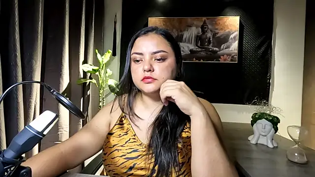 Snapshot of AzaraOnyx chatting on May 26, 2:46 pm AzaraOnyx online show from May 26, 2:46 pm