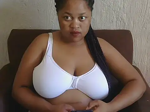 Snapshot of TemptingTits chatting on February 16, 10:00 am TemptingTits online show from February 16, 10:00 am