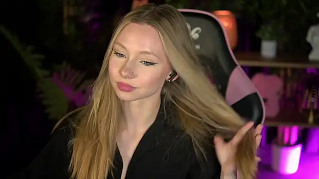 SweetDaisy me online show from February 16, 3:41 pm