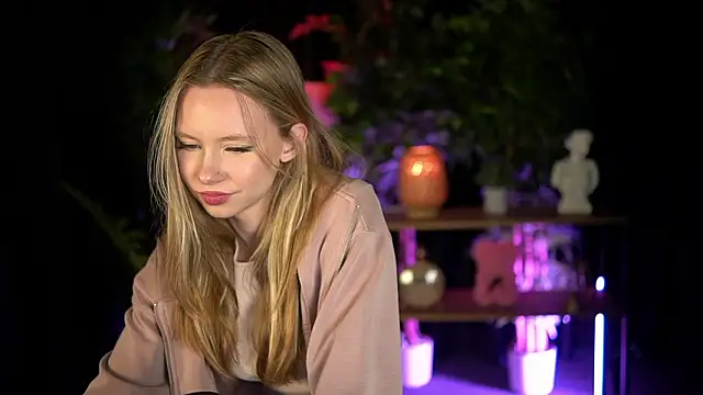 SweetDaisy me online show from February 23, 3:20 pm