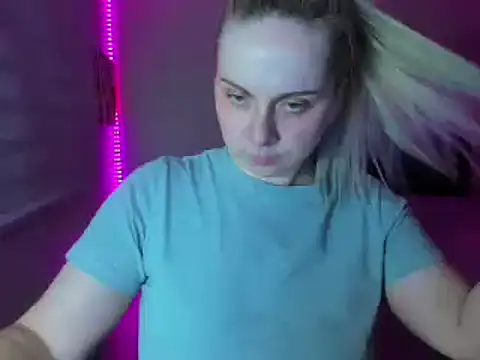 Snapshot of i_love_iva chatting on February 26, 12:37 pm i love iva online show from February 26, 12:37 pm