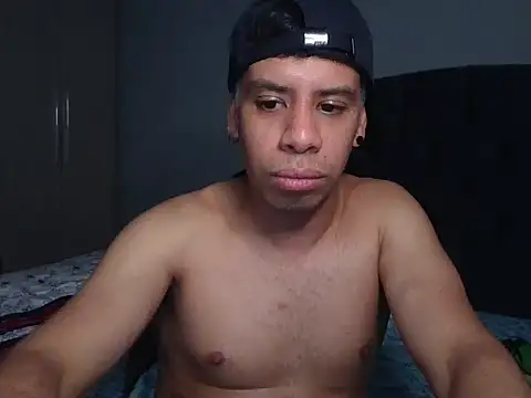 Snapshot of WILD_BIGCOCK35 chatting on February 15, 7:51 am WILD BIGCOCK35 online show from February 15, 7:51 am