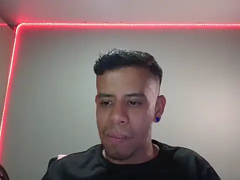 Snapshot of WILD_BIGCOCK35 chatting on March 3, 2:18 am WILD BIGCOCK35 online show from March 3, 2:18 am