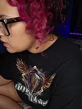 Snapshot of VelvetVixen_735 chatting on February 22, 11:58 pm VelvetVixen 735 online show from February 22, 11:58 pm