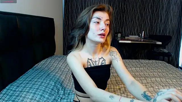 Snapshot of MilaMyst chatting on March 1, 7:54 am MilaMyst online show from March 1, 7:54 am