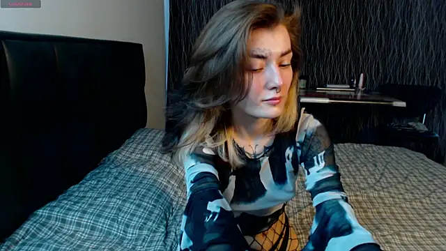 Snapshot of MilaMyst chatting on March 3, 7:58 am MilaMyst online show from March 3, 7:58 am