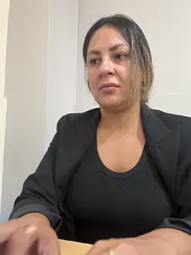 leona-david online show from April 21, 12:44 pm