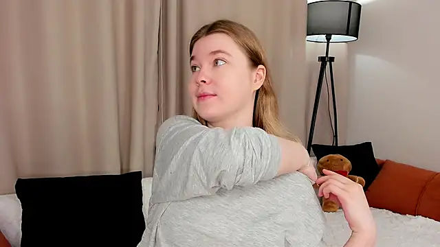 MaraaSwan online show from April 14, 2:17 am